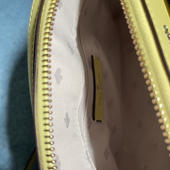 KATE SPADE yellow-green crossbody bag. GREAT condition, GREAT price. - Picture 4 of 4